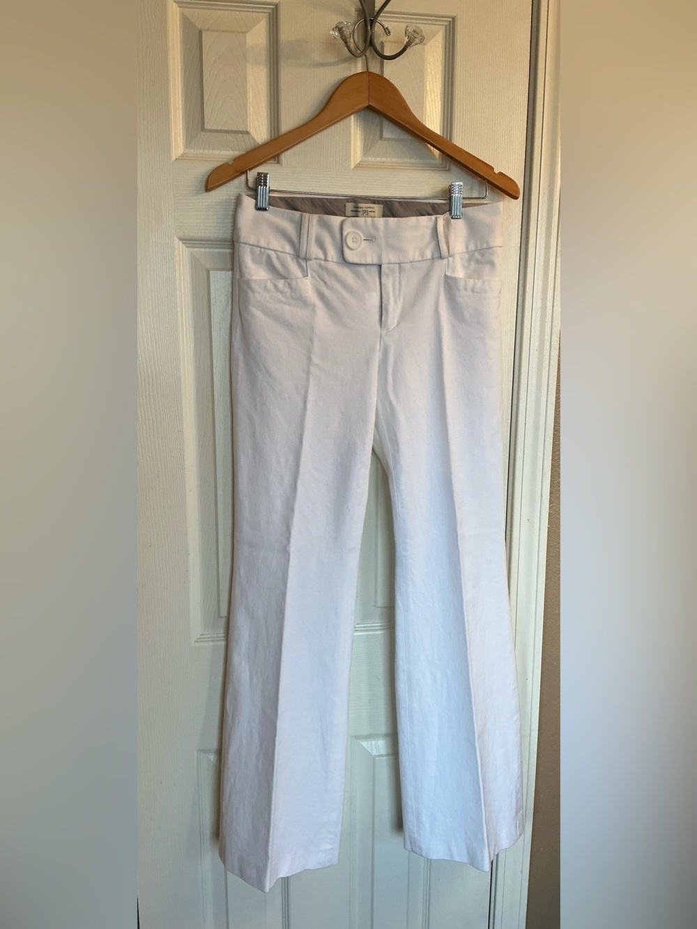Banana Republic Martin fit no. 323 Women’s Beautiful White Trouser Size 6 NWOT